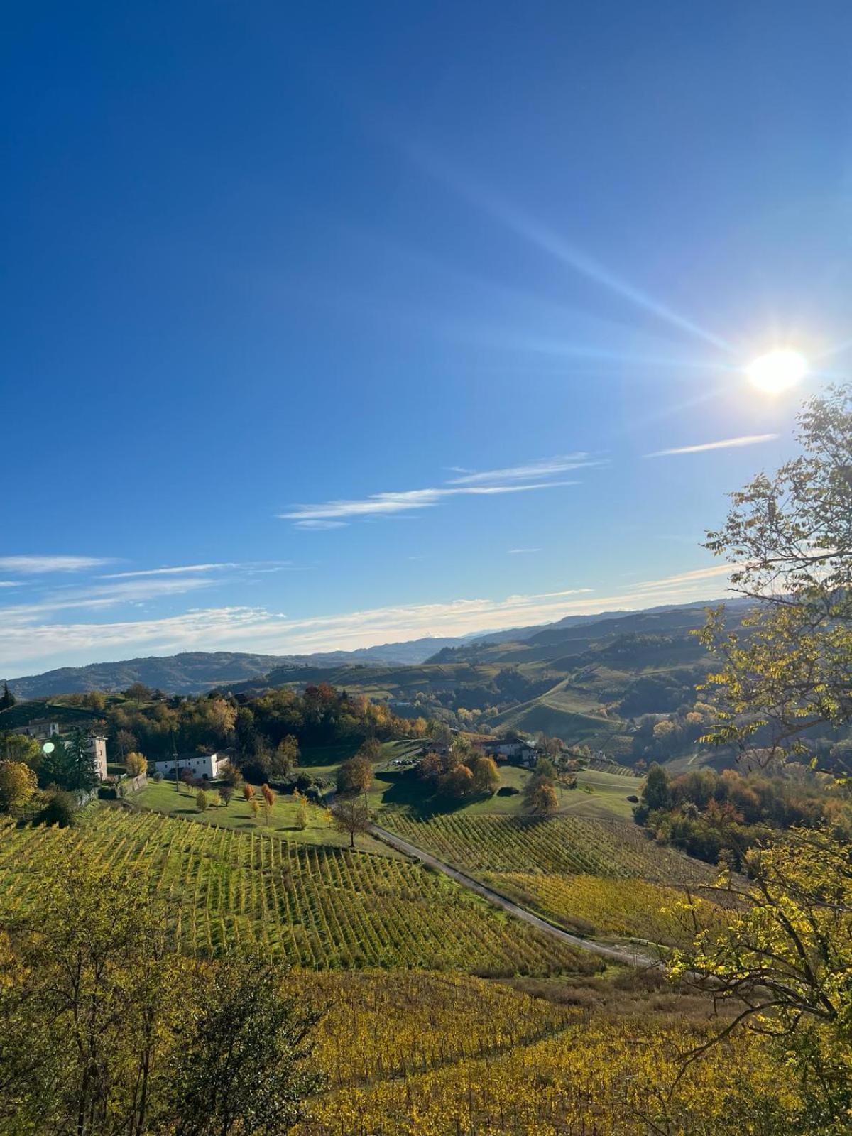 Calosso Wine View Escape Exterior foto
